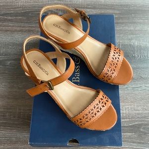 Women’s Bass Leather Wedge Size 7 Brand New!